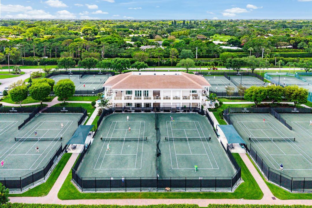Tennis proshop