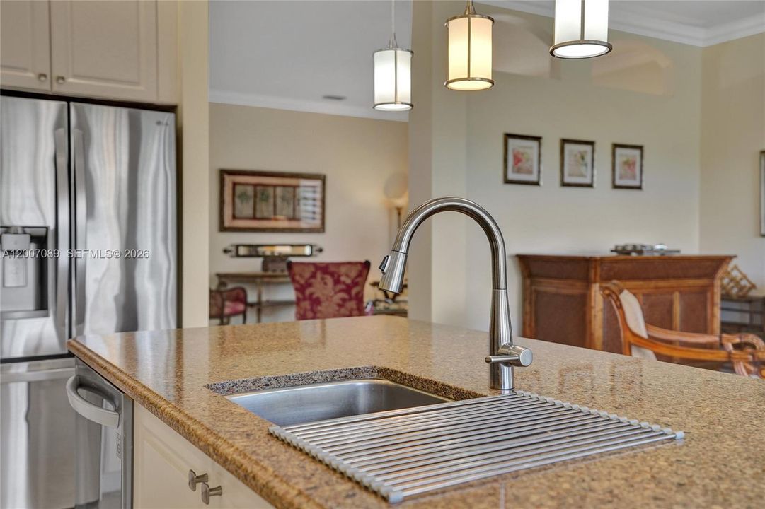 For Sale: $550,000 (3 beds, 2 baths, 2099 Square Feet)