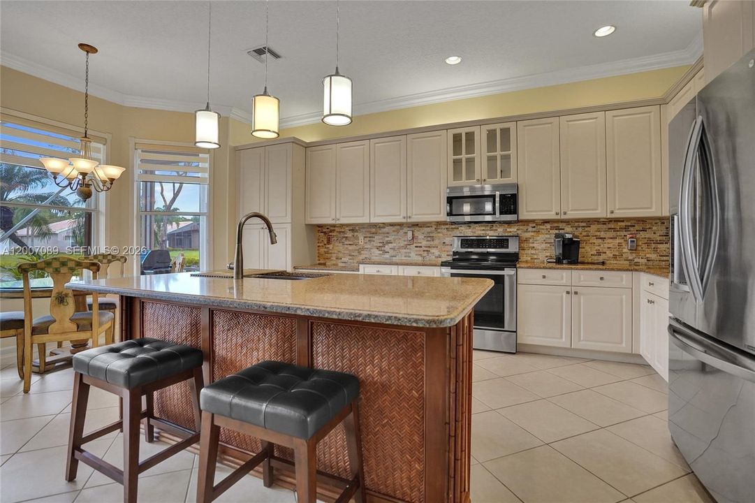 For Sale: $550,000 (3 beds, 2 baths, 2099 Square Feet)