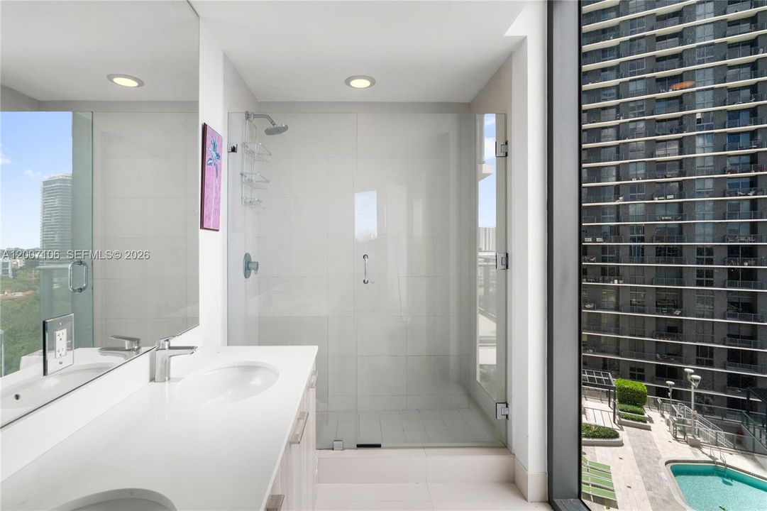 En Venta: $599,000 (2 camas, 2 baños, 1141 Pies cuadrados)