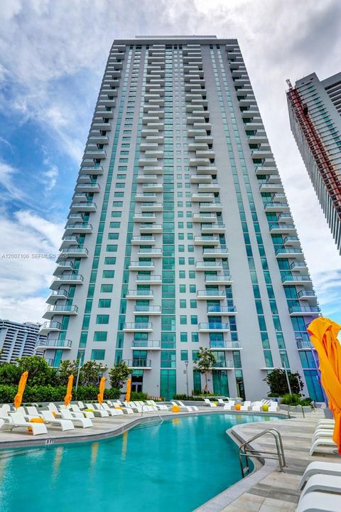 En Venta: $599,000 (2 camas, 2 baños, 1141 Pies cuadrados)