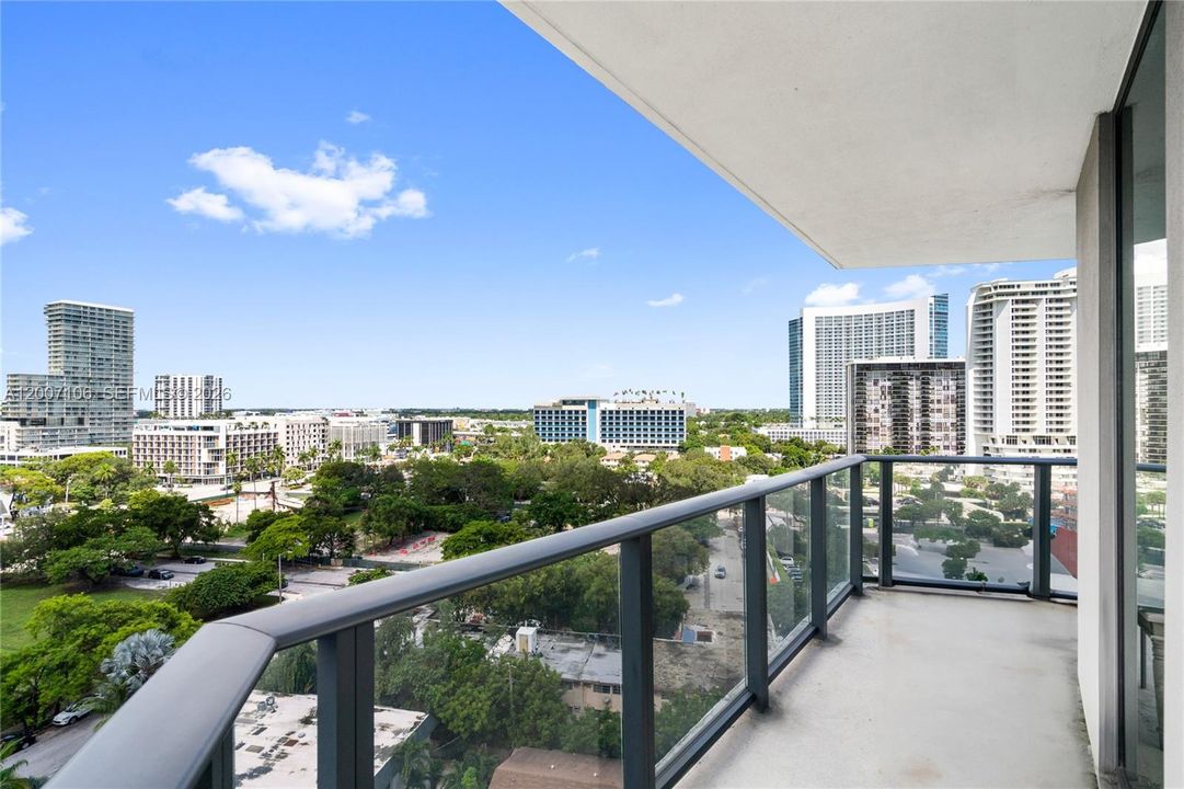 En Venta: $599,000 (2 camas, 2 baños, 1141 Pies cuadrados)