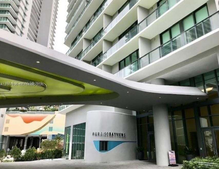 En Venta: $599,000 (2 camas, 2 baños, 1141 Pies cuadrados)