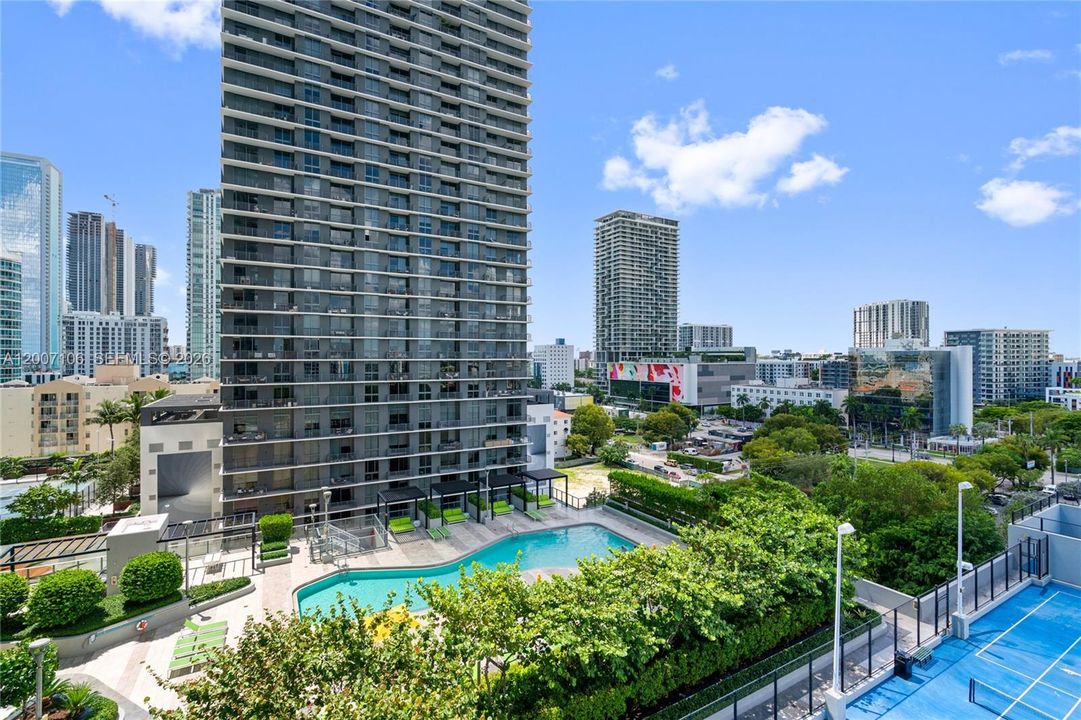 En Venta: $599,000 (2 camas, 2 baños, 1141 Pies cuadrados)