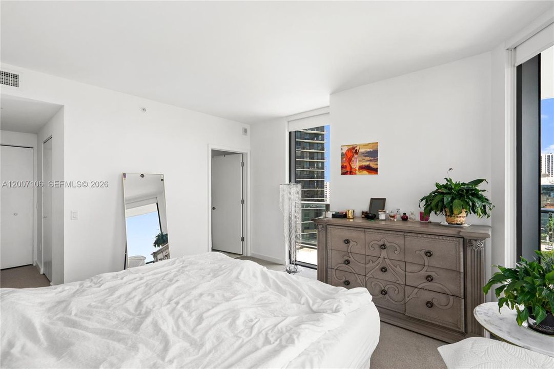 En Venta: $599,000 (2 camas, 2 baños, 1141 Pies cuadrados)