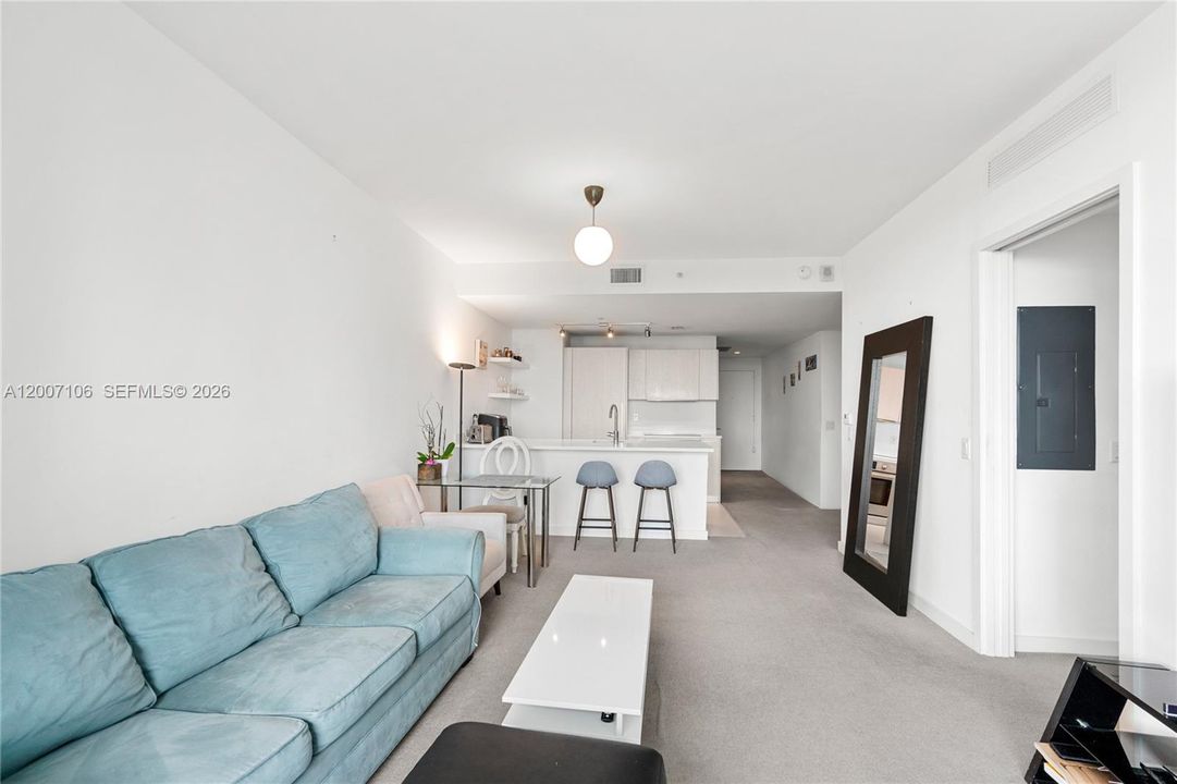 En Venta: $599,000 (2 camas, 2 baños, 1141 Pies cuadrados)