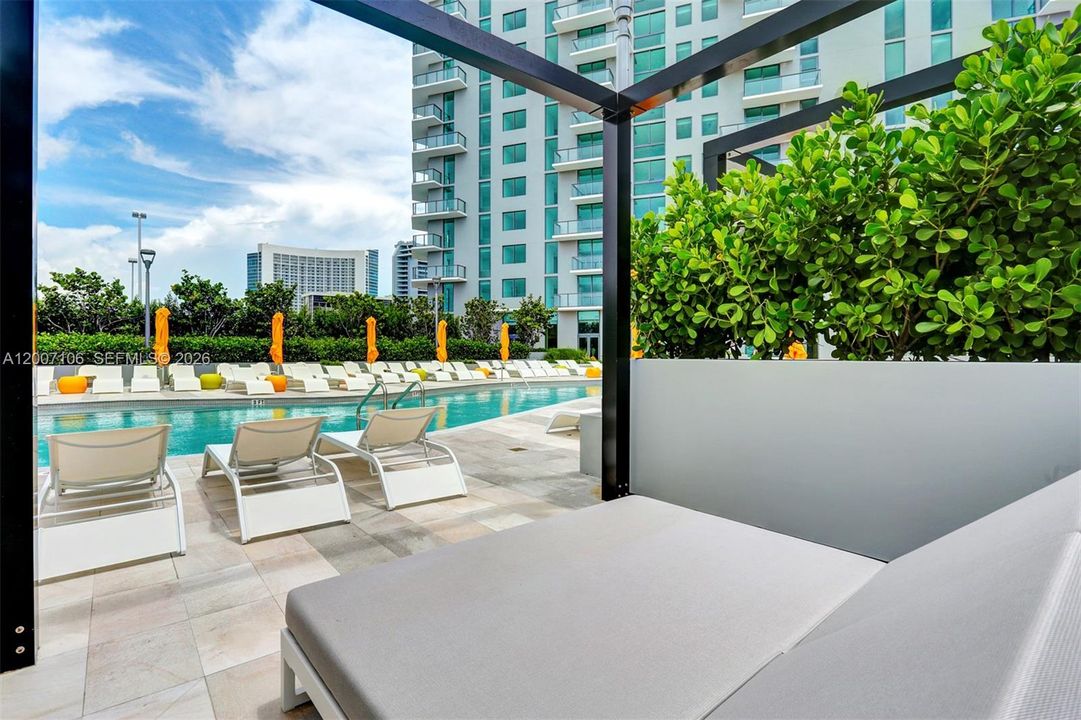 En Venta: $599,000 (2 camas, 2 baños, 1141 Pies cuadrados)