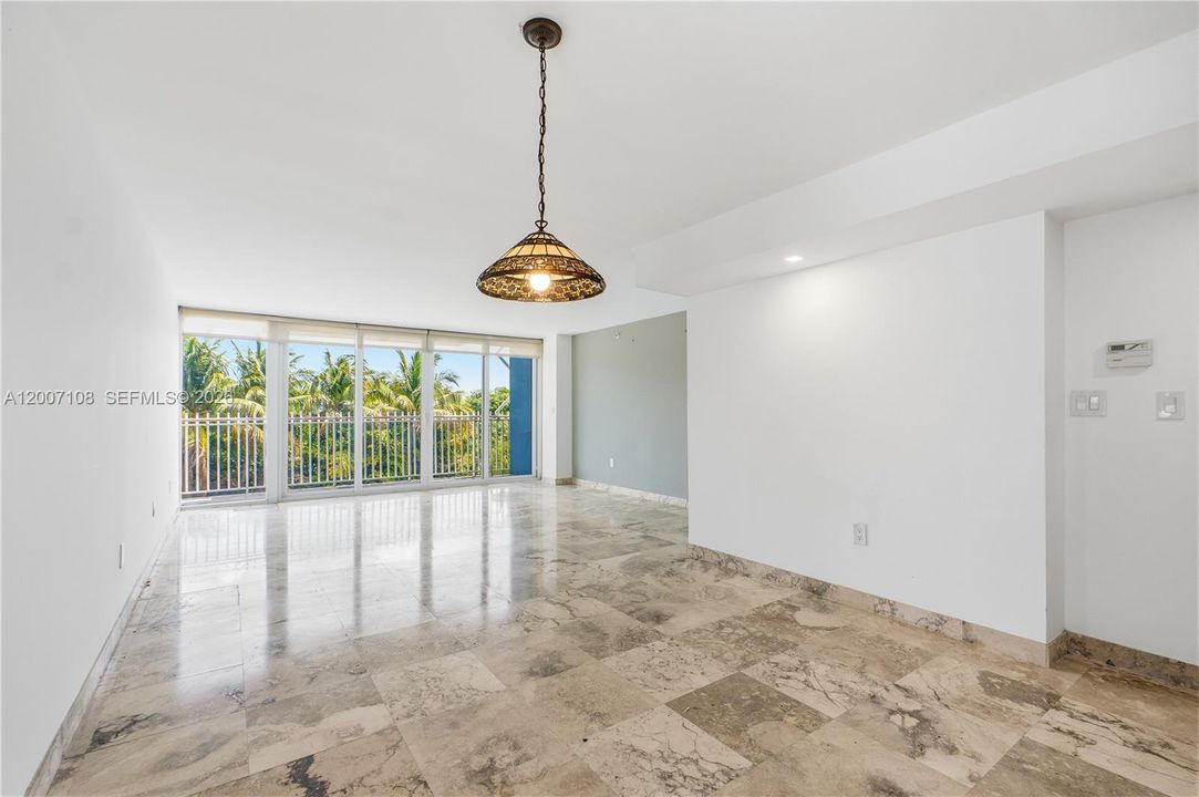 Recently Sold: $569,000 (2 beds, 2 baths, 1360 Square Feet)