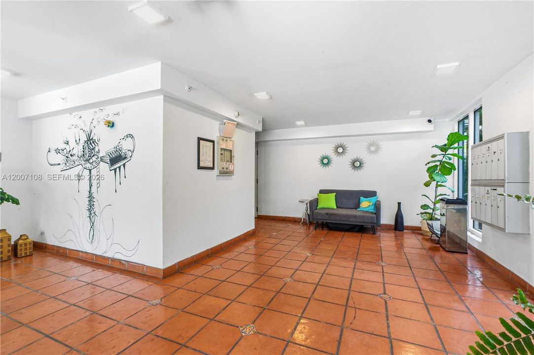 Recently Sold: $569,000 (2 beds, 2 baths, 1360 Square Feet)