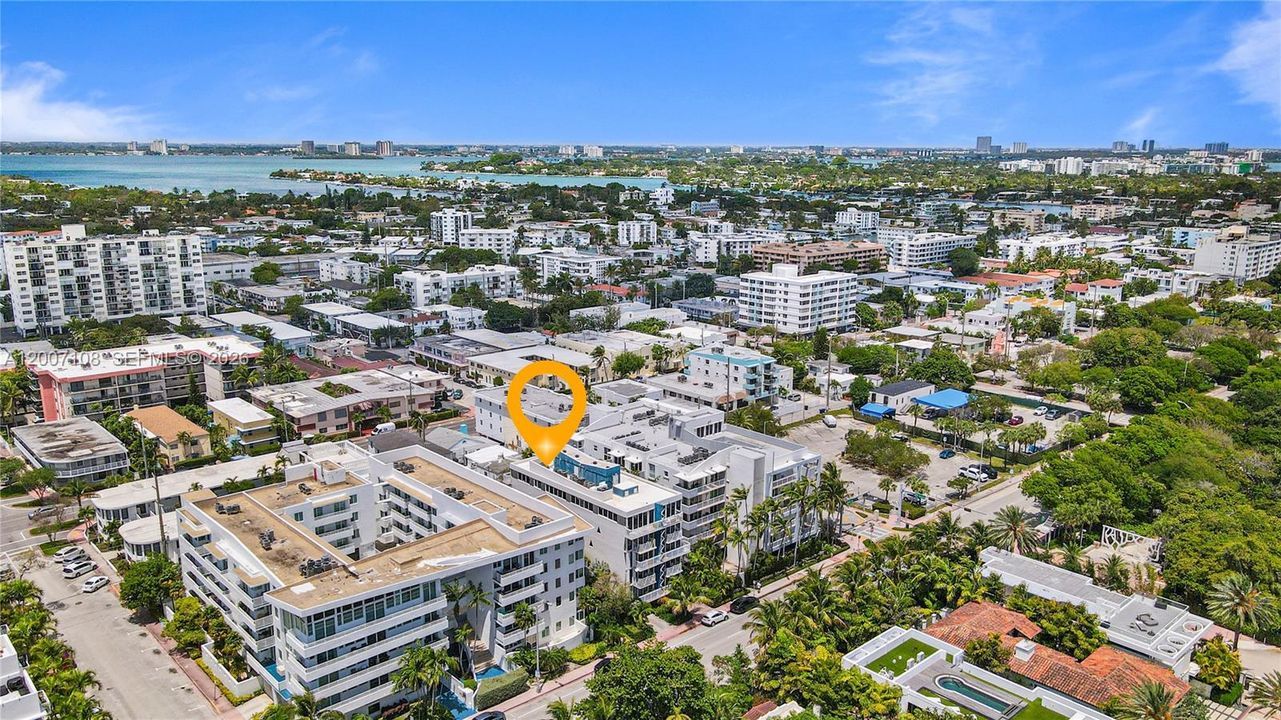 Recently Sold: $569,000 (2 beds, 2 baths, 1360 Square Feet)