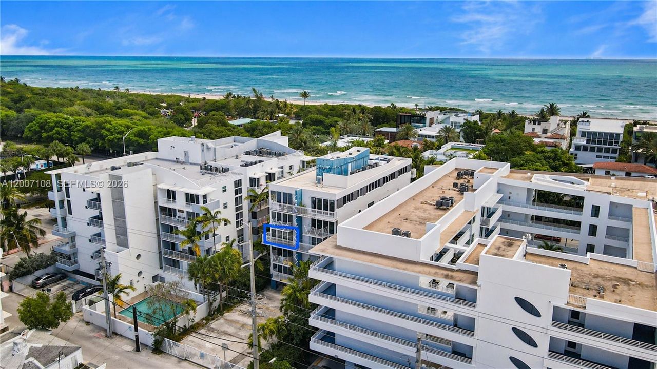 Recently Sold: $569,000 (2 beds, 2 baths, 1360 Square Feet)