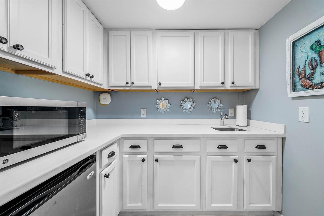 Cottage Kitchenette