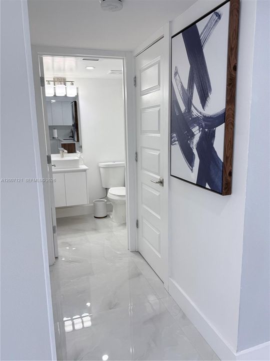 Active With Contract: $335,000 (2 beds, 2 baths, 978 Square Feet)