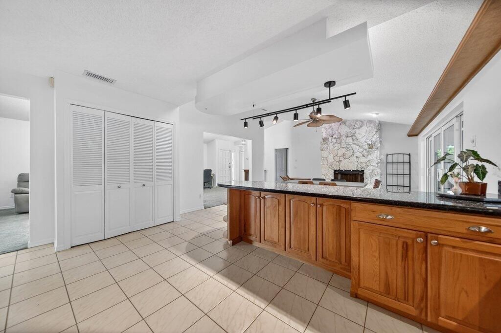 kitchen4.jpg-SMALL