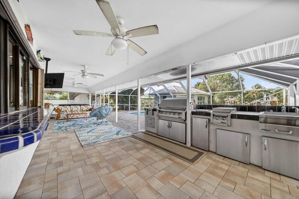 outdoorliving1.jpg-SMALL