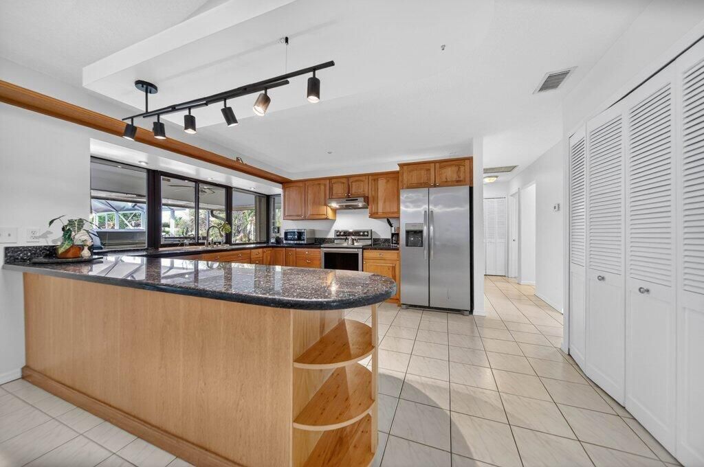 kitchen1.jpg-SMALL