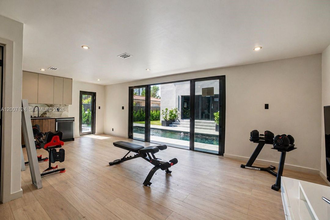 Recently Sold: $1,699,000 (4 beds, 4 baths, 2324 Square Feet)