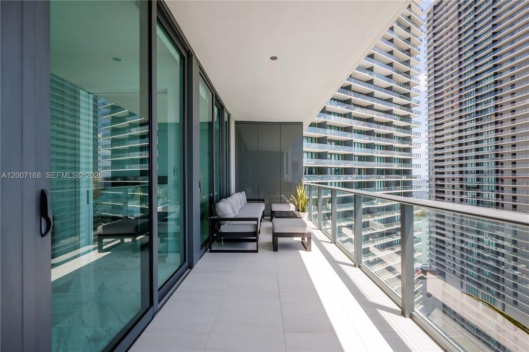 En Venta: $1,040,000 (2 camas, 3 baños, 1143 Pies cuadrados)