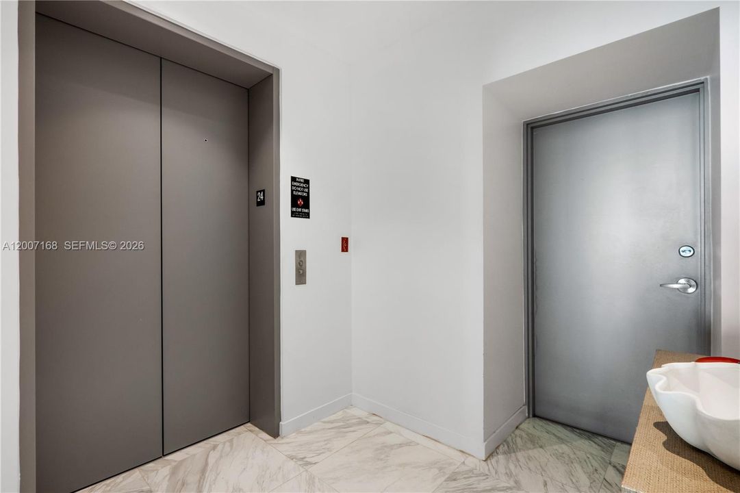 En Venta: $1,040,000 (2 camas, 3 baños, 1143 Pies cuadrados)