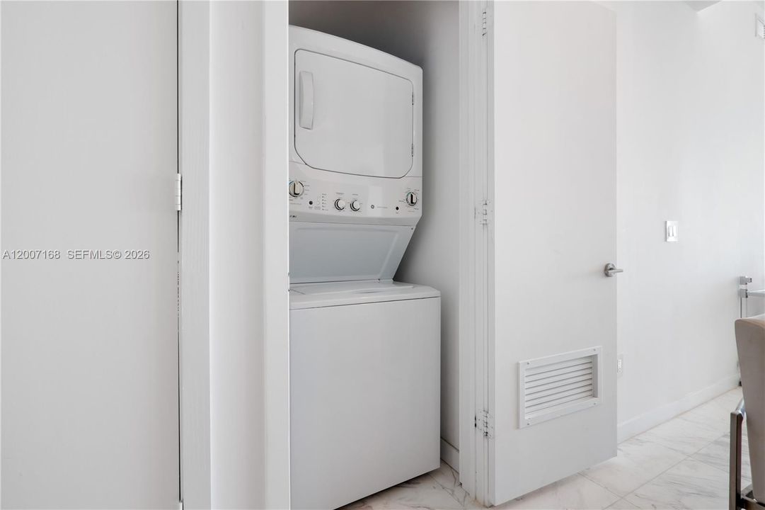 En Venta: $1,040,000 (2 camas, 3 baños, 1143 Pies cuadrados)