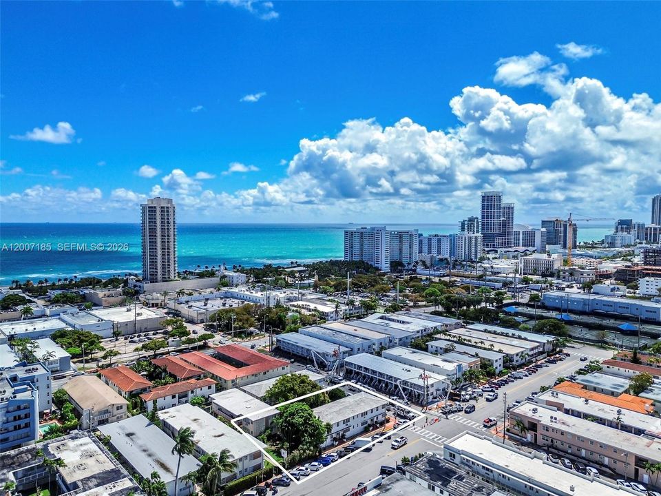 Active With Contract: $195,000 (1 beds, 1 baths, 770 Square Feet)