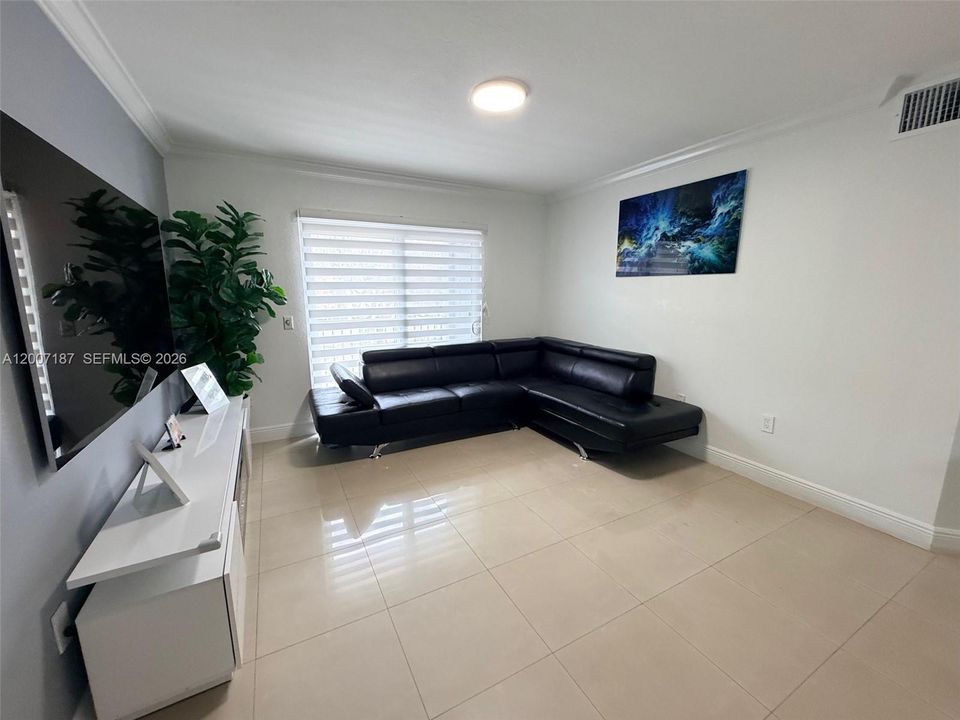 For Sale: $235,000 (3 beds, 2 baths, 1126 Square Feet)