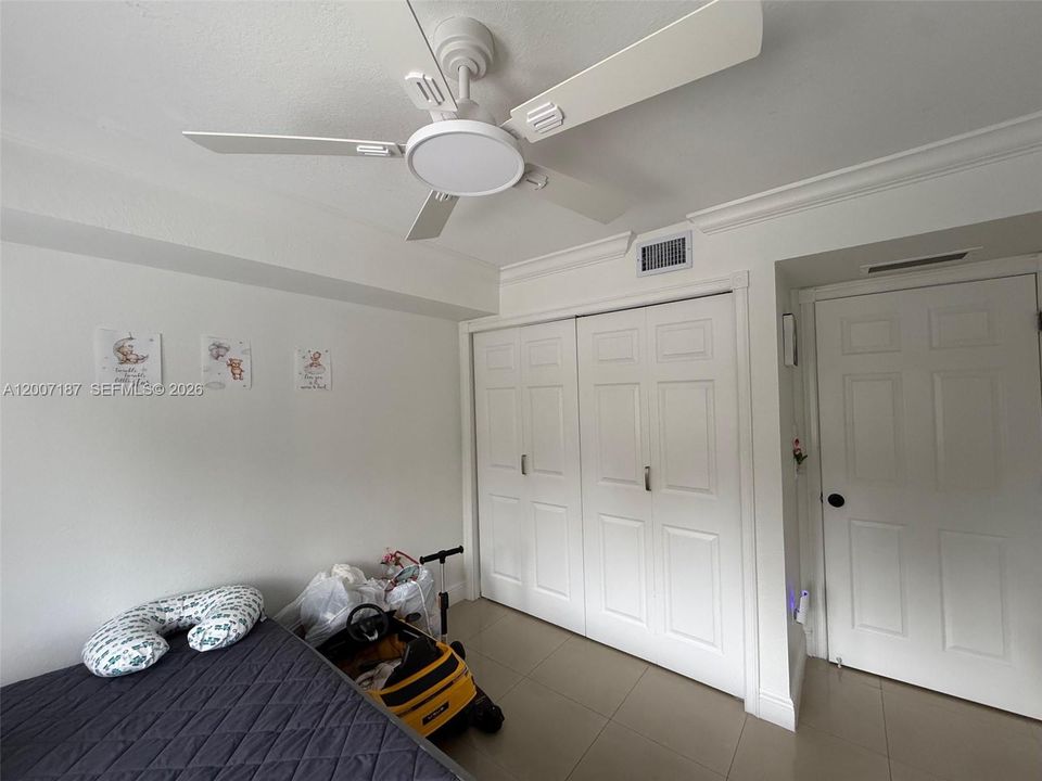 For Sale: $235,000 (3 beds, 2 baths, 1126 Square Feet)
