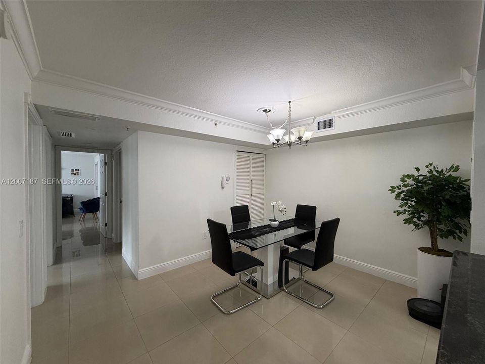 For Sale: $235,000 (3 beds, 2 baths, 1126 Square Feet)