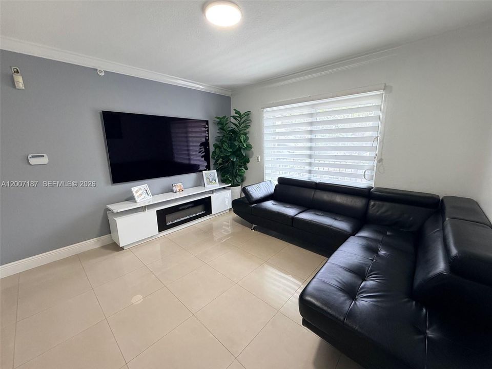 For Sale: $235,000 (3 beds, 2 baths, 1126 Square Feet)