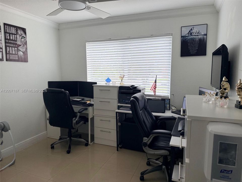 For Sale: $235,000 (3 beds, 2 baths, 1126 Square Feet)
