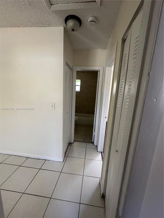 Recientemente alquilado: $1,850 (2 camas, 1 baños, 1801 Pies cuadrados)