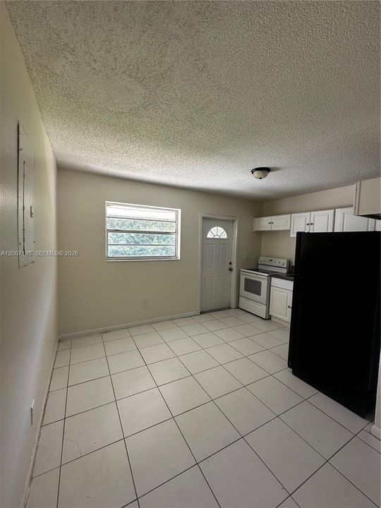 Recientemente alquilado: $1,850 (2 camas, 1 baños, 1801 Pies cuadrados)