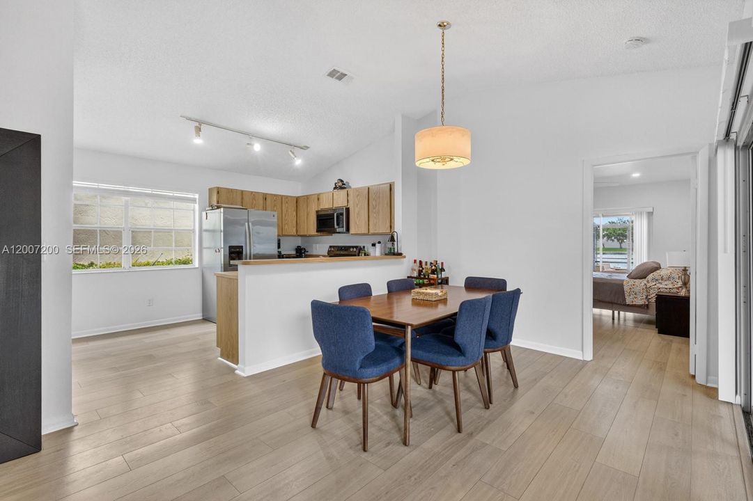 Active With Contract: $3,500 (3 beds, 2 baths, 1304 Square Feet)