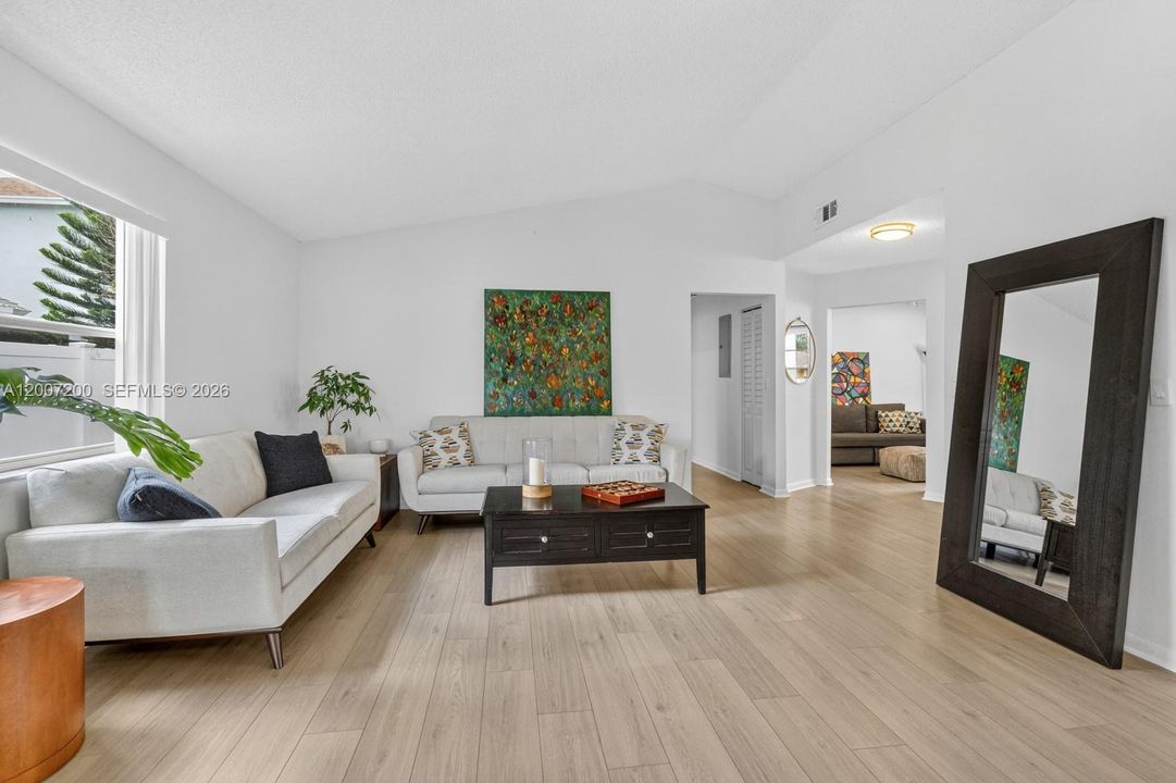Active With Contract: $3,500 (3 beds, 2 baths, 1304 Square Feet)