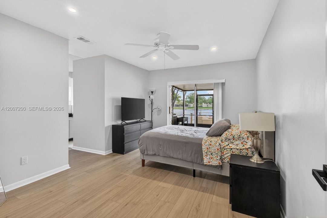 Active With Contract: $3,500 (3 beds, 2 baths, 1304 Square Feet)