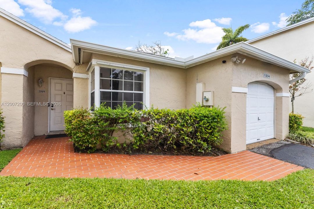 Active With Contract: $3,500 (3 beds, 2 baths, 1304 Square Feet)