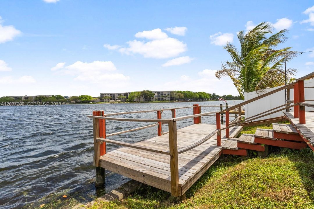 Active With Contract: $3,500 (3 beds, 2 baths, 1304 Square Feet)