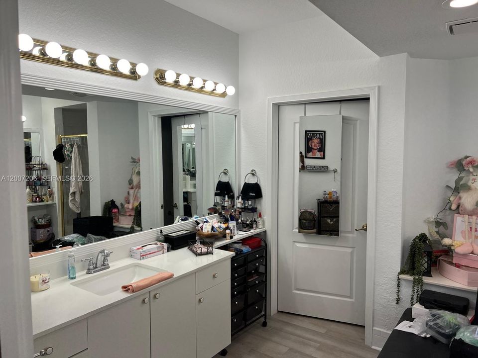 En Venta: $475,000 (3 camas, 2 baños, 1710 Pies cuadrados)