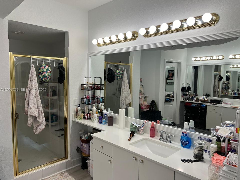 En Venta: $475,000 (3 camas, 2 baños, 1710 Pies cuadrados)