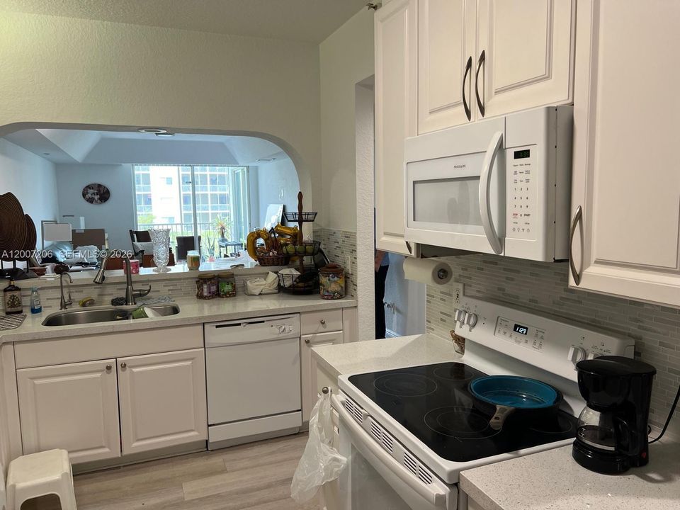 En Venta: $475,000 (3 camas, 2 baños, 1710 Pies cuadrados)