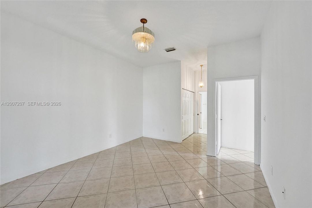 En Venta: $399,900 (3 camas, 2 baños, 1743 Pies cuadrados)
