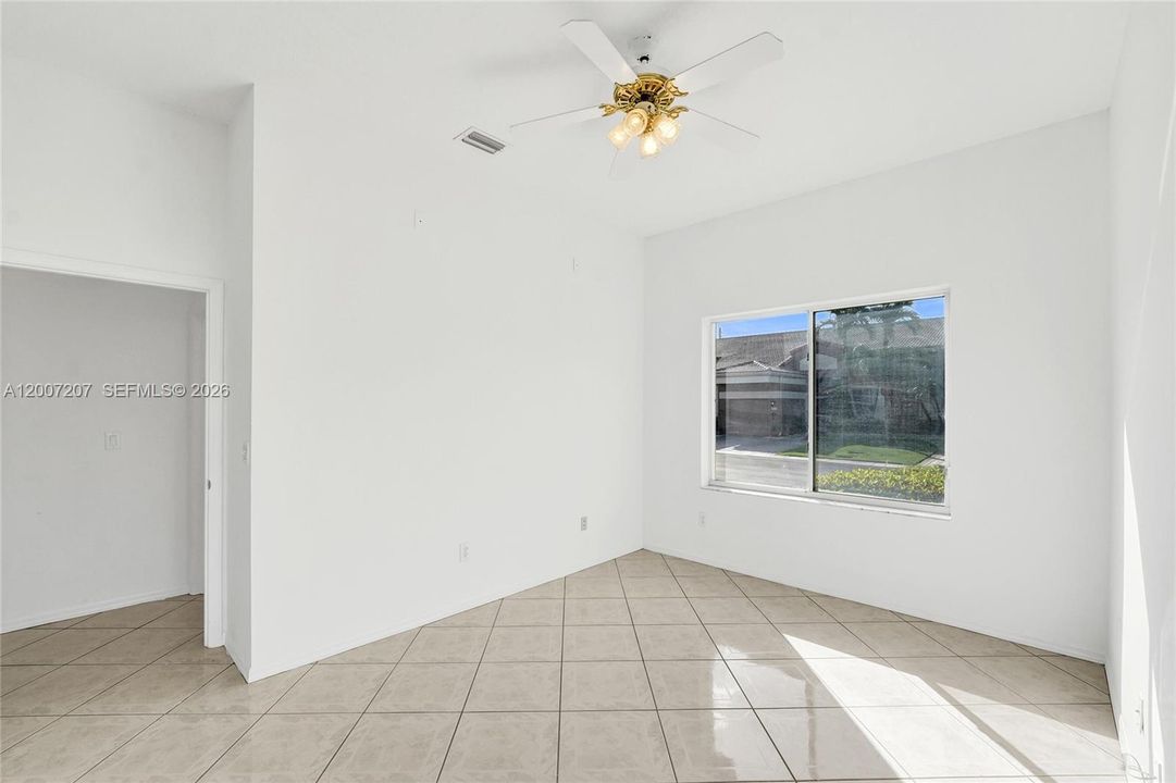 En Venta: $399,900 (3 camas, 2 baños, 1743 Pies cuadrados)