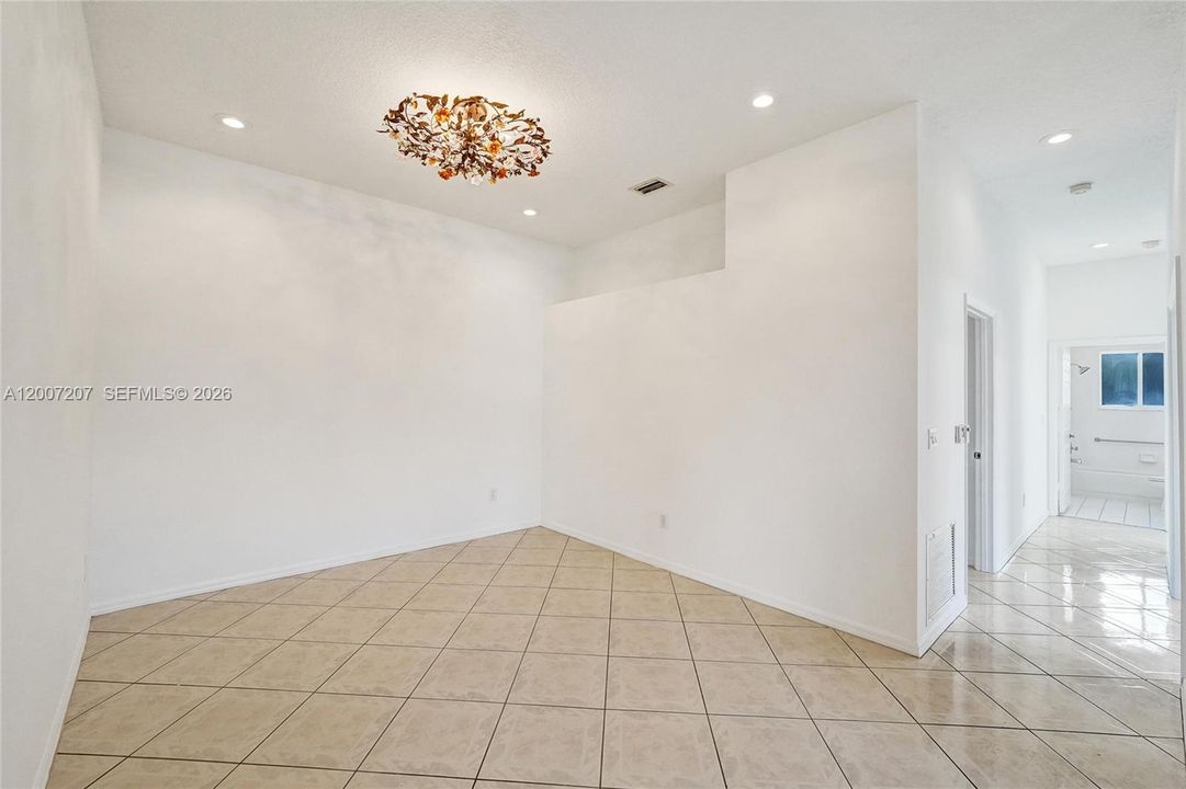 En Venta: $399,900 (3 camas, 2 baños, 1743 Pies cuadrados)
