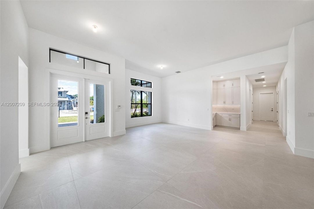 For Sale: $3,450,000 (5 beds, 6 baths, 5301 Square Feet)