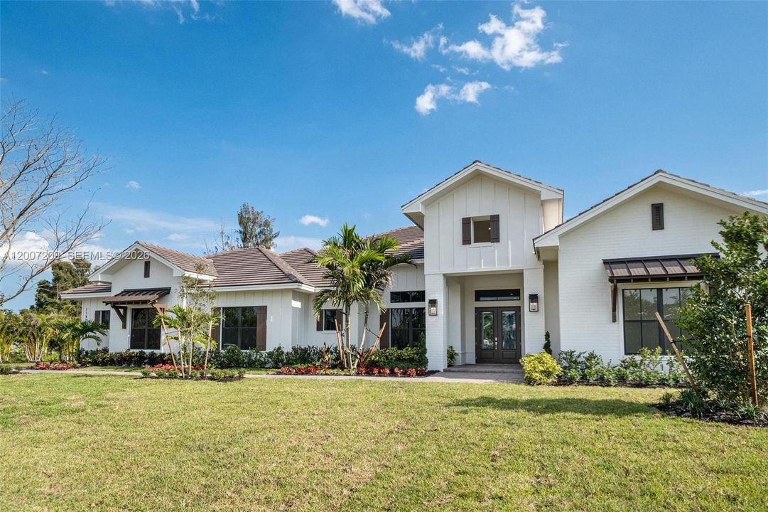 For Sale: $3,450,000 (5 beds, 6 baths, 5301 Square Feet)