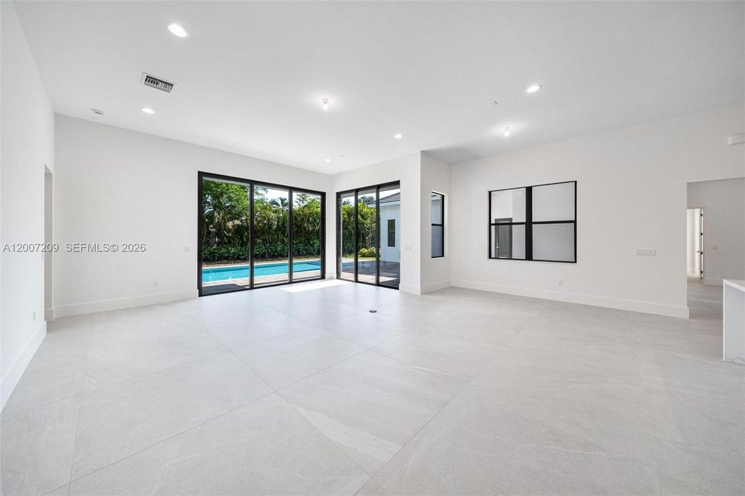 For Sale: $3,450,000 (5 beds, 6 baths, 5301 Square Feet)