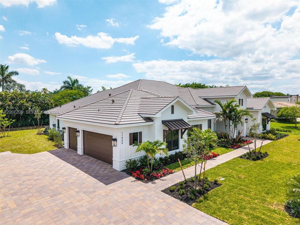 For Sale: $3,450,000 (5 beds, 6 baths, 5301 Square Feet)