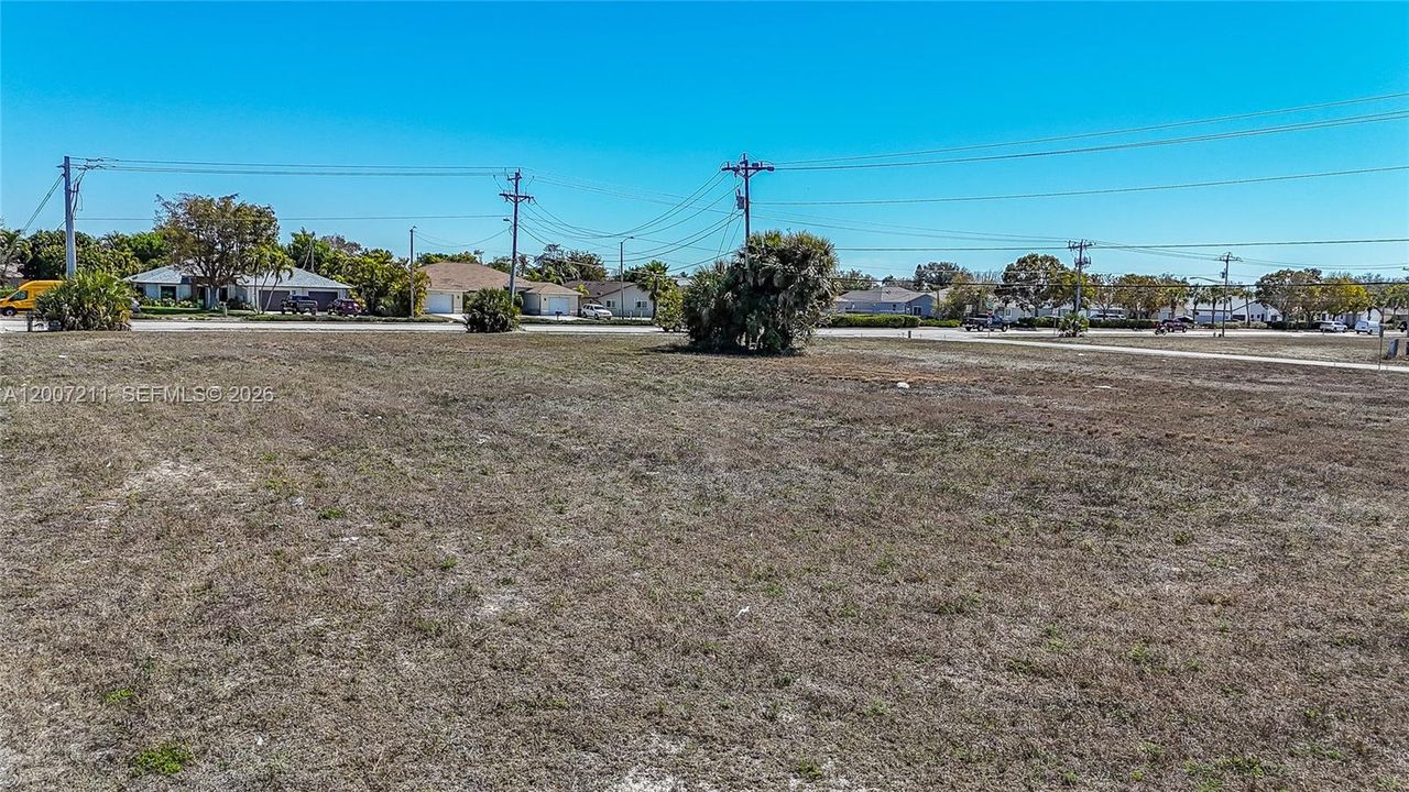 For Sale: $699,000 (1.13 acres)