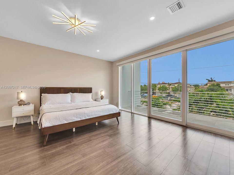 For Sale: $1,865,000 (4 beds, 4 baths, 3387 Square Feet)
