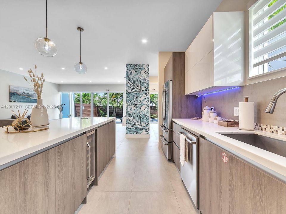 For Sale: $1,865,000 (4 beds, 4 baths, 3387 Square Feet)